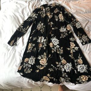 Flynn Skye Floral Kimono with button closure